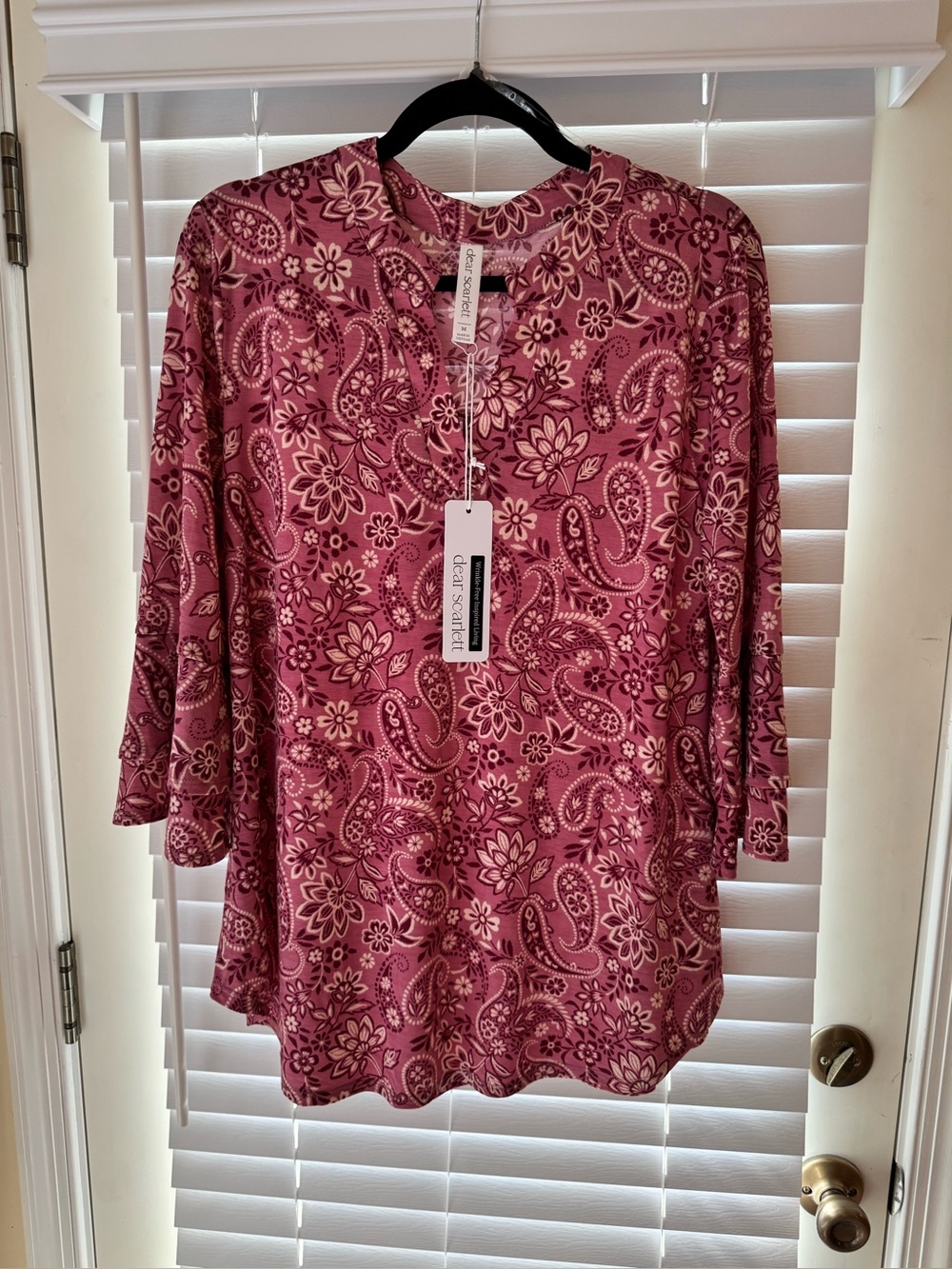 Dear Scarlet top. Size Sm. NWT.